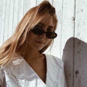 Black Vintage oval women’s sunglasses